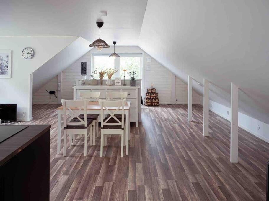 A Lovely Bright Apartment With It'S Own Entrance Kungsbacka Exterior foto